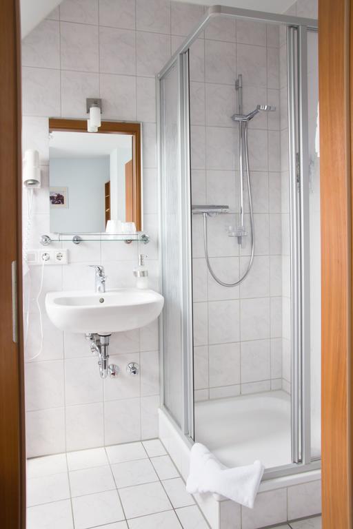 Gaestehaus Zur Kurve ツィルンドルフ 部屋 写真