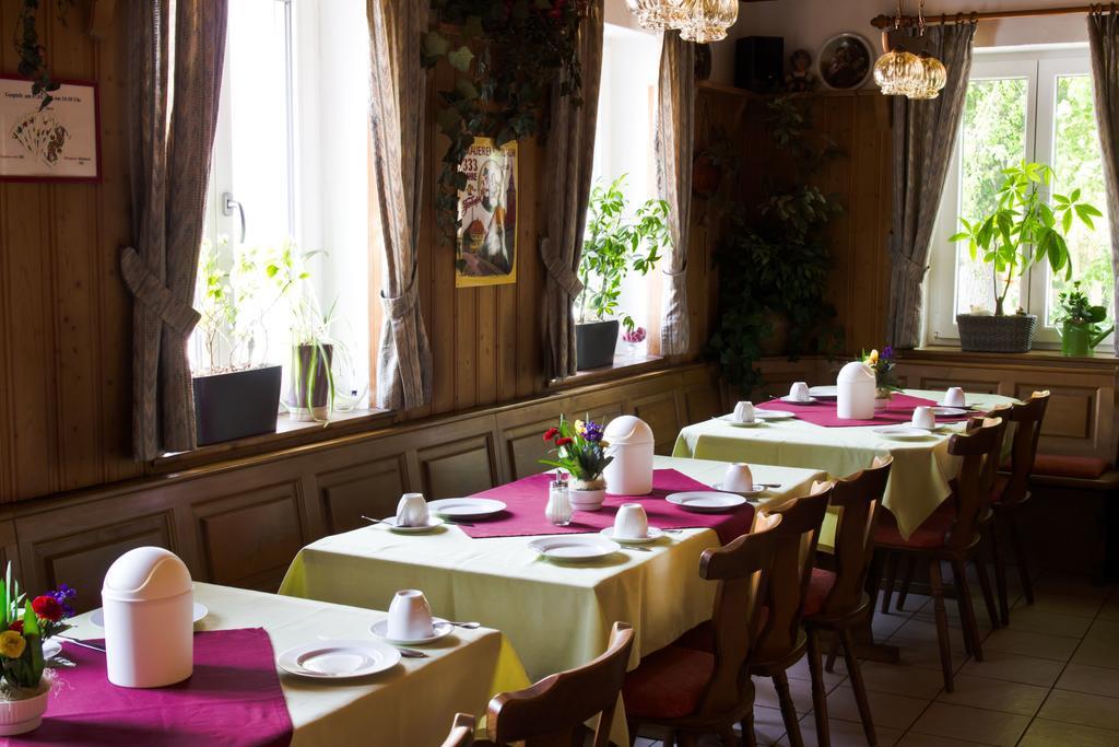 Gaestehaus Zur Kurve ツィルンドルフ エクステリア 写真